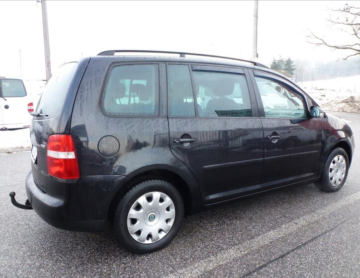 Volkswagen Touran Kombi 2,0 l 100 kw