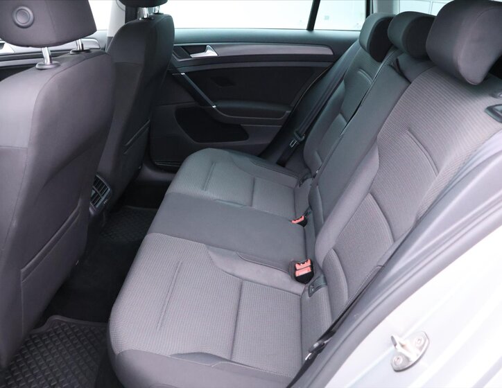 Volkswagen Golf Kombi 1,6 l 85 kw