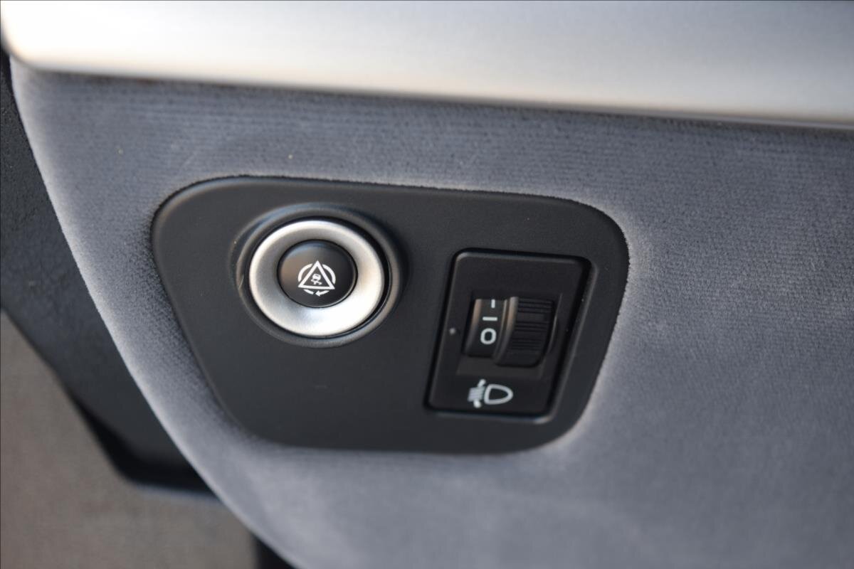 Peugeot 807 MPV 2,0 l 100 kw