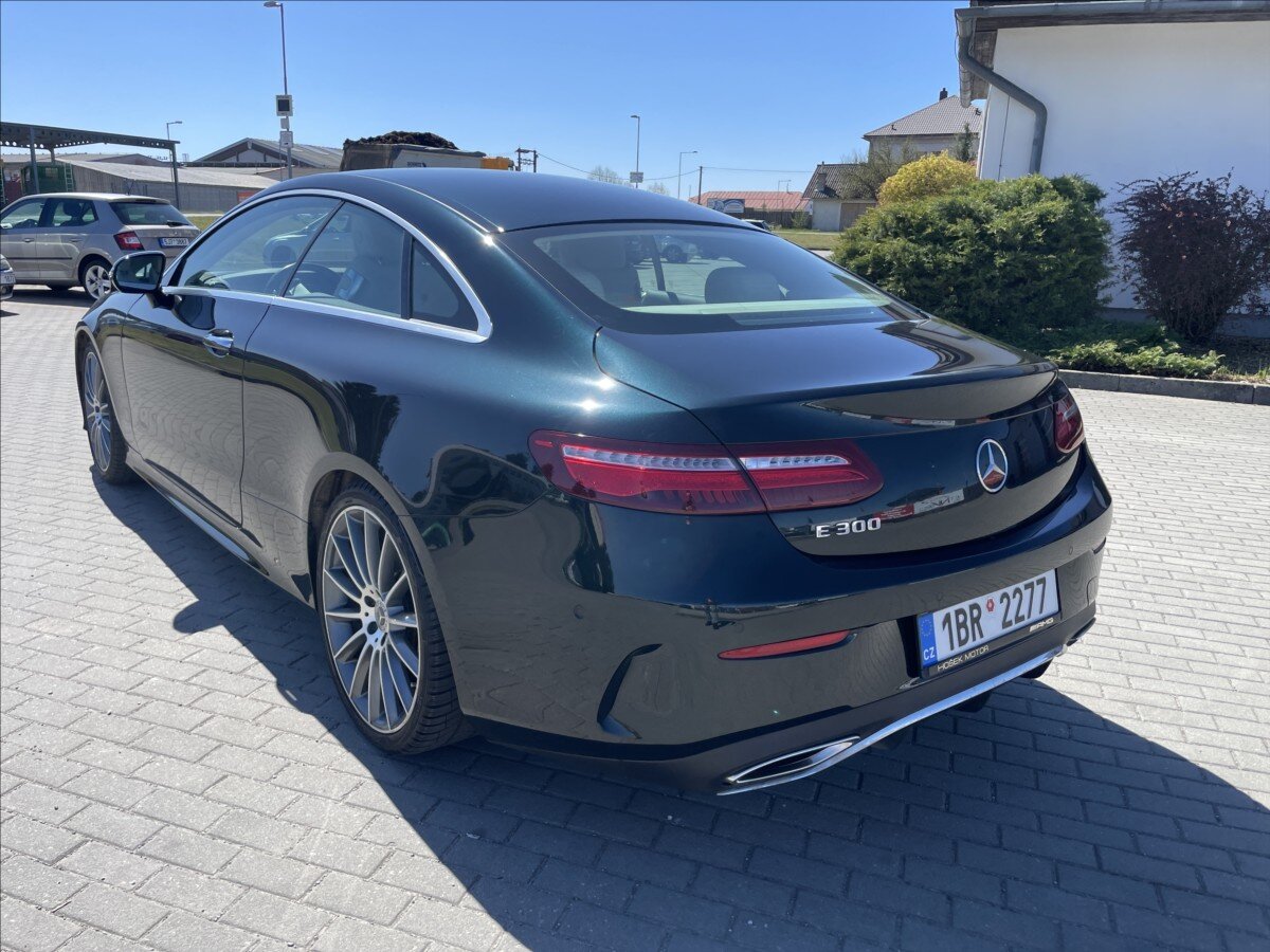 Mercedes-Benz Třídy E Kupé 2,0 l 180 kw