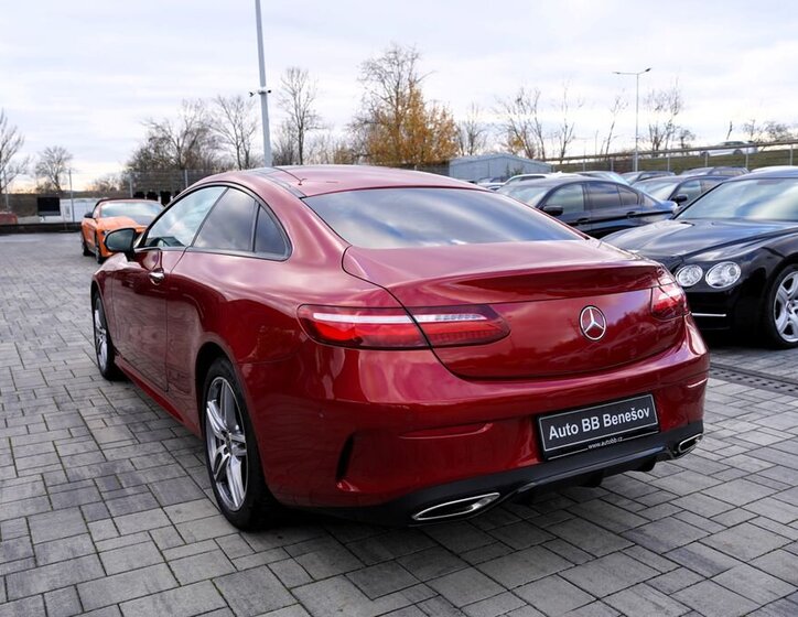 Mercedes-Benz Třídy E 4