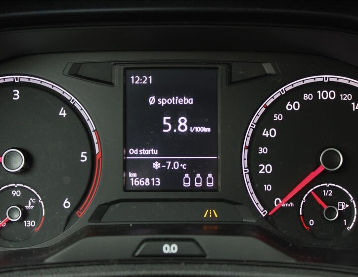 Volkswagen T-Roc SUV / Terénní 1,6 l 85 kw