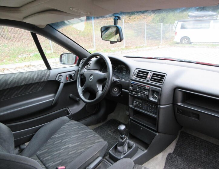 Opel Calibra Kupé 2,0 l 85 kw