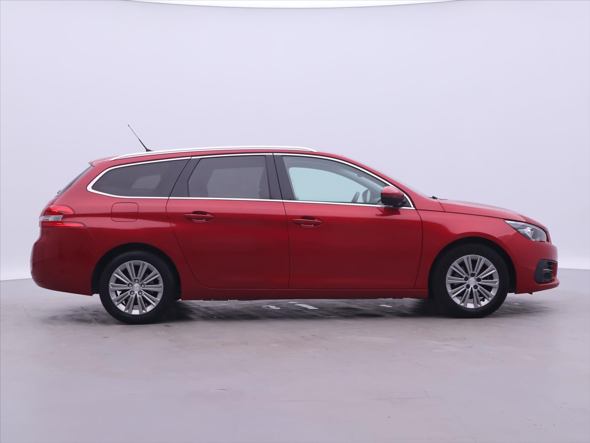 Peugeot 308 Kombi 1,2 l 96 kw