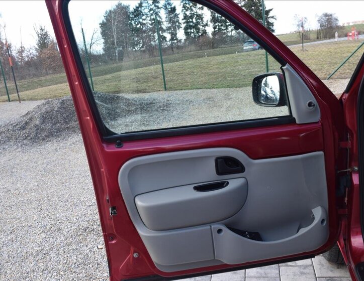 Renault Kangoo Kombi 1,1 l 55 kw