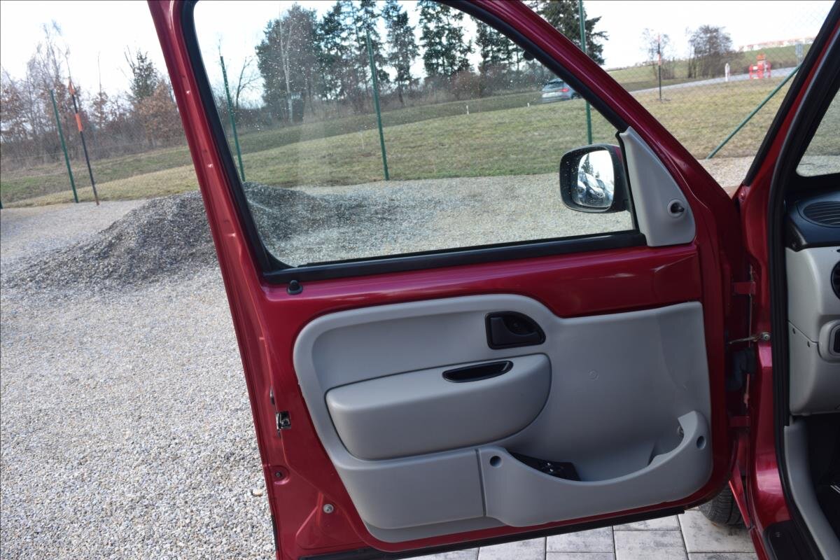 Renault Kangoo Kombi 1,1 l 55 kw