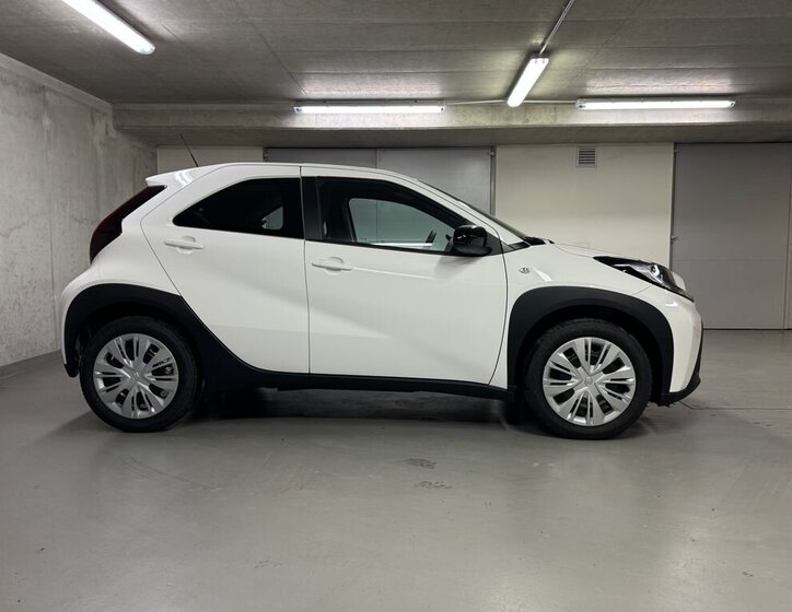 Toyota Aygo Hatchback 998,0 53 kw