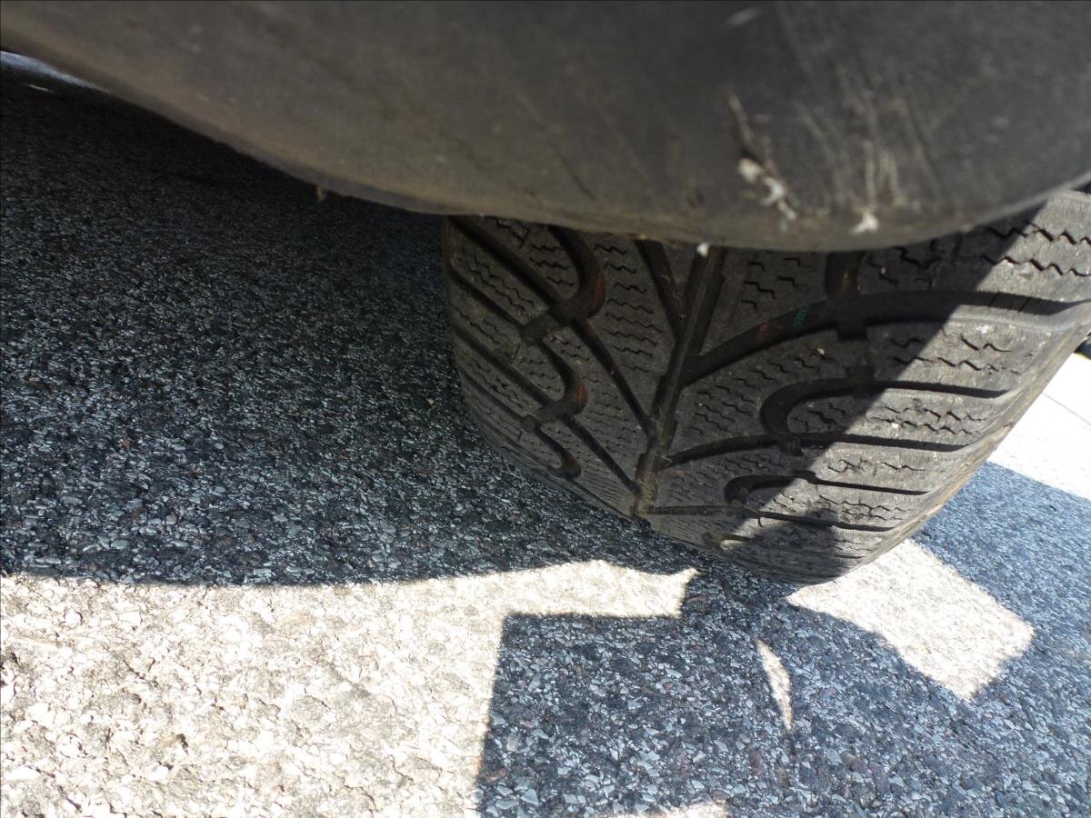 Volkswagen Passat Kombi 1,6 l 74 kw