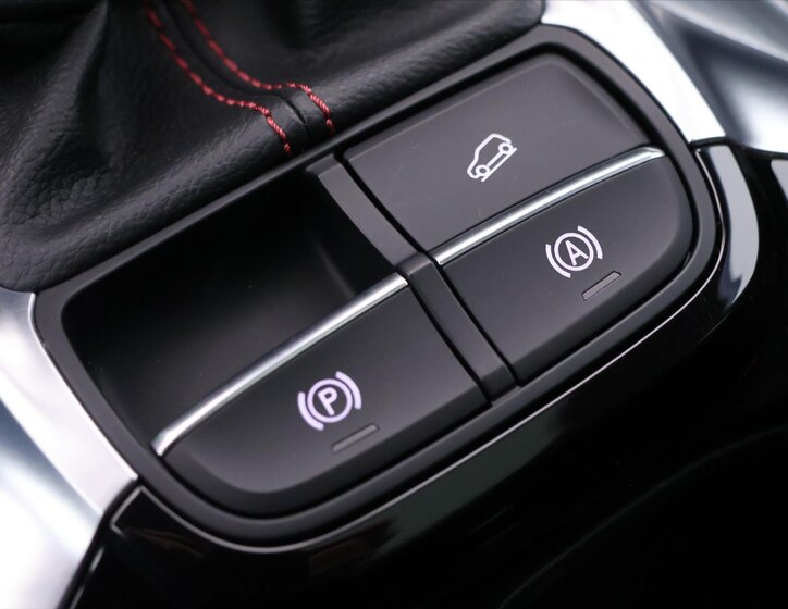 MG HS SUV / Terénní 1,5 l 119 kw