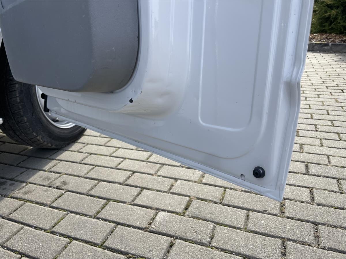 Volkswagen Transporter Kombi 2,0 l 75 kw