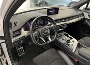 Audi Q7 6