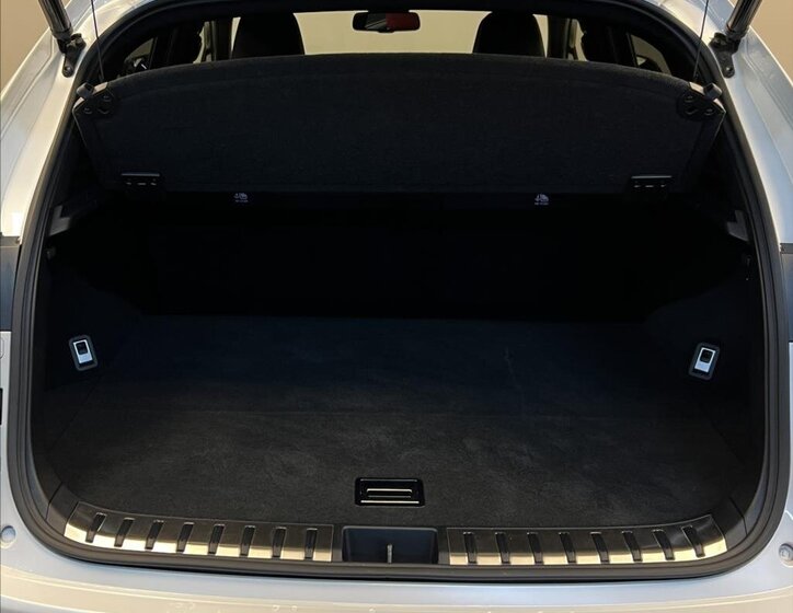 Lexus NX 300h SUV / Terénní 2,5 l 145 kw