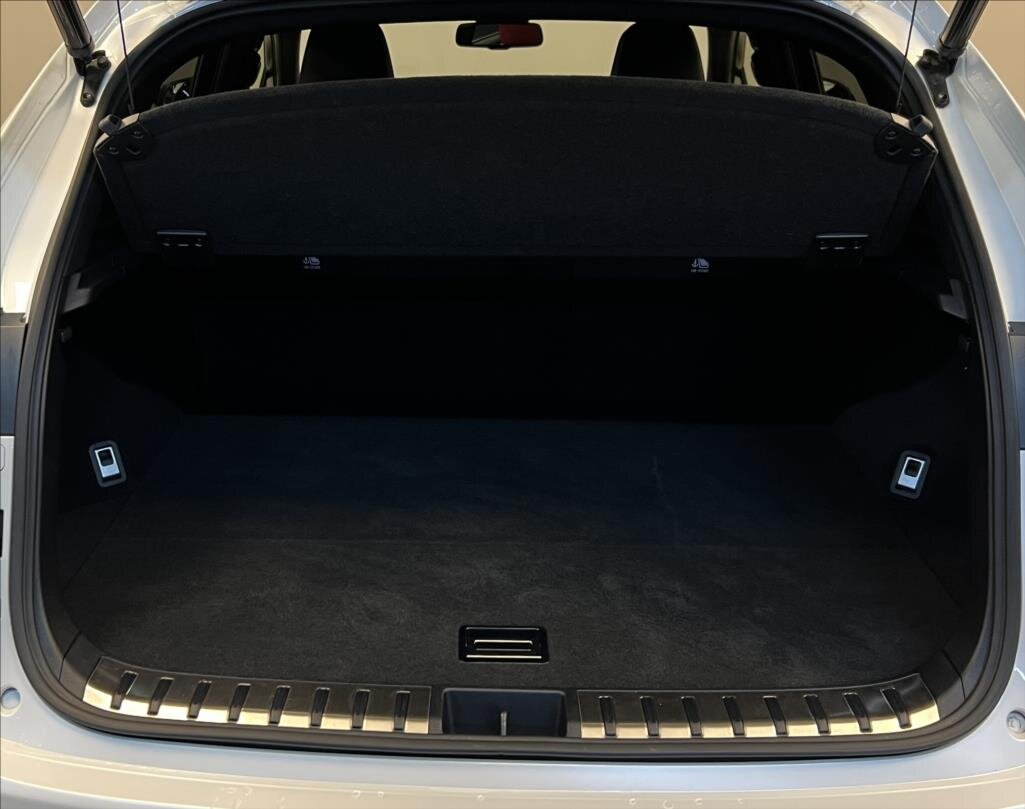 Lexus NX 300h SUV / Terénní 2,5 l 145 kw
