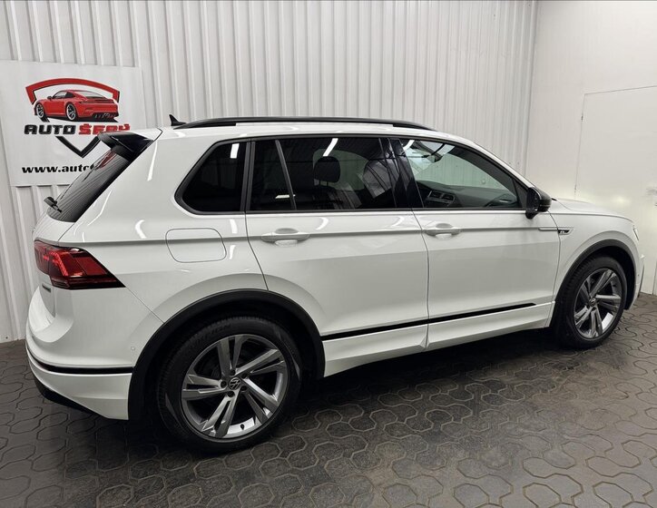 Volkswagen Tiguan 9