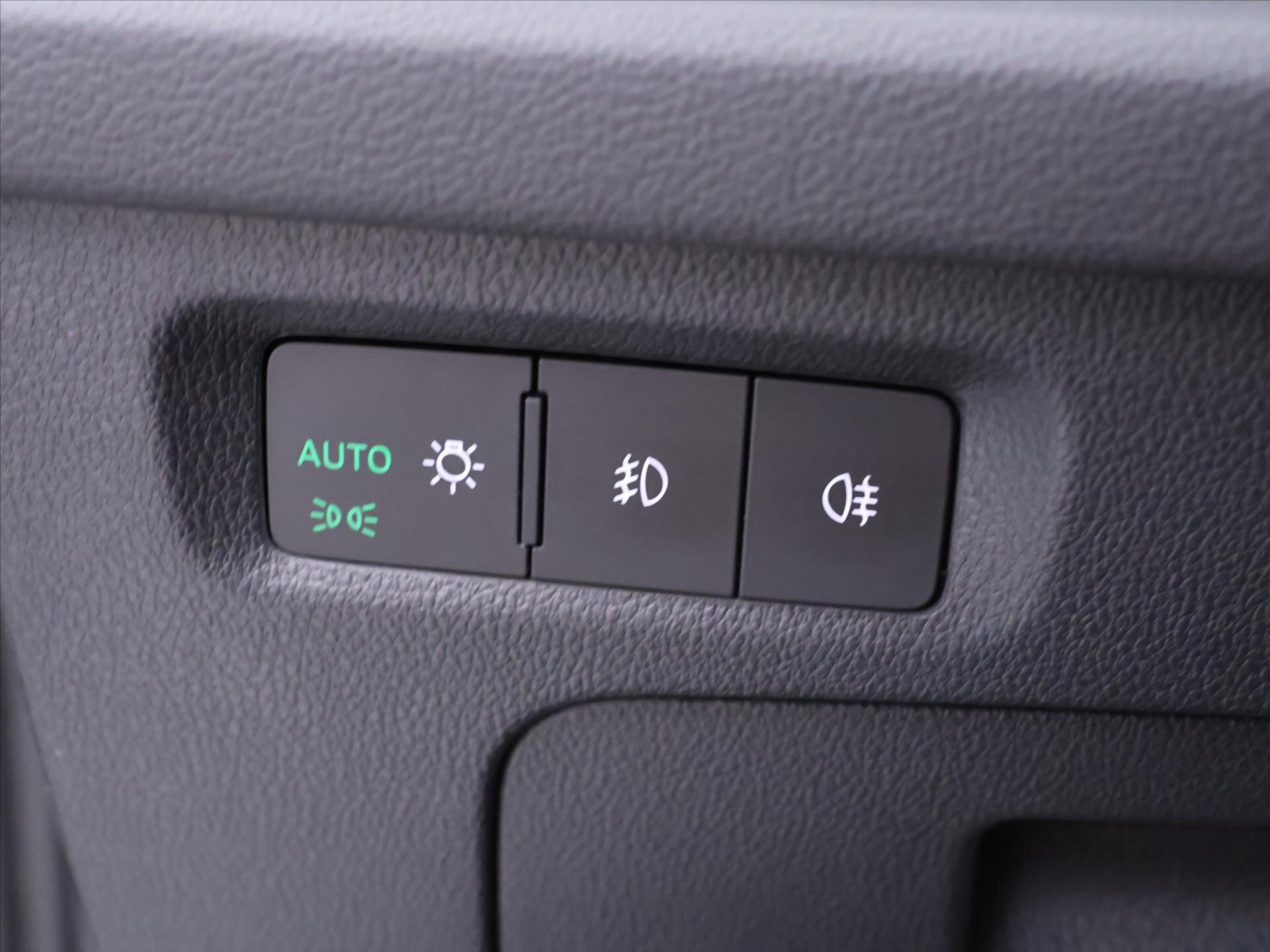 Škoda Octavia Sedan / Limuzína 2,0 l 110 kw