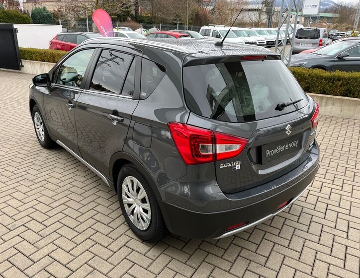 Suzuki SX4 S-Cross 4
