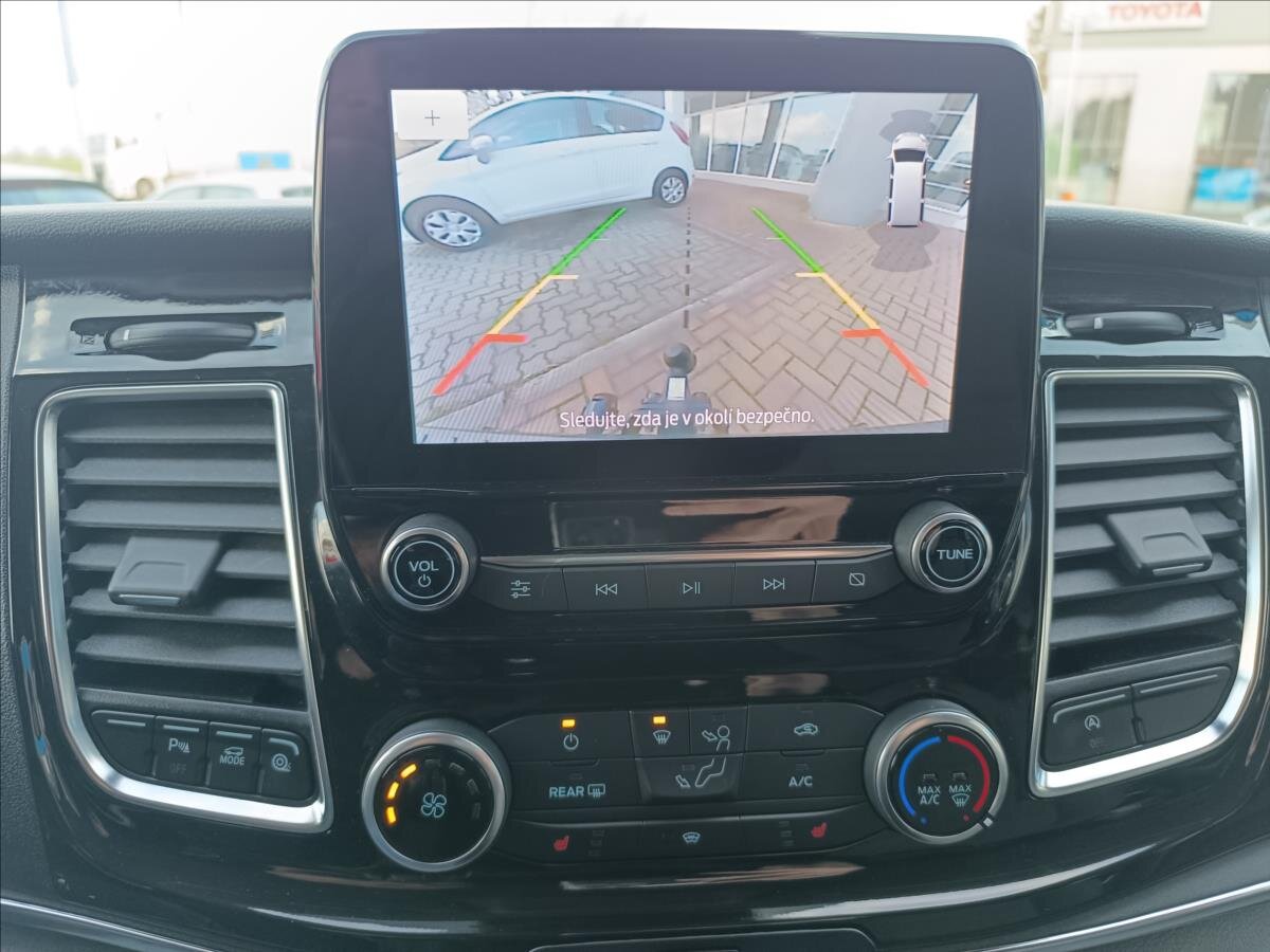 Ford Tourneo Custom MPV 2,0 l 125 kw