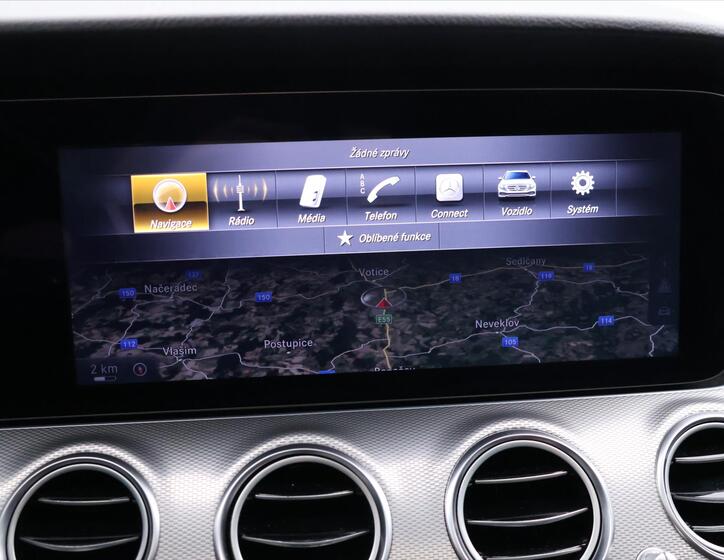 Mercedes-Benz Třídy E 30