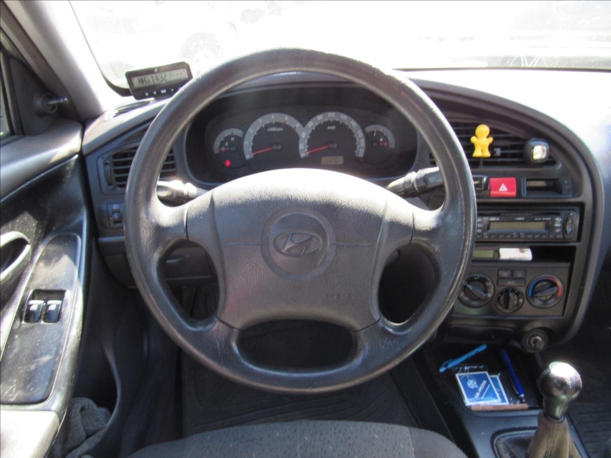 Hyundai Elantra Sedan / Limuzína 2,0 l 82 kw