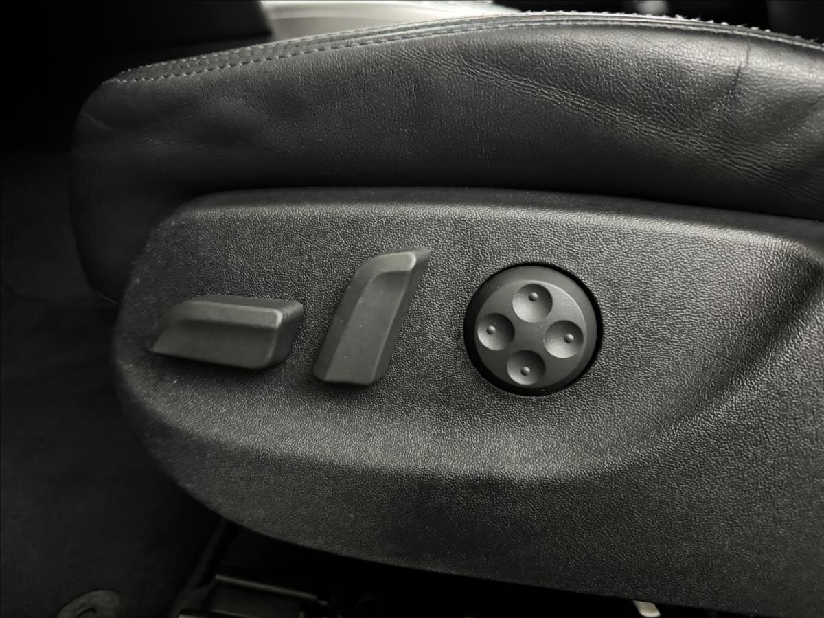 Audi A6 Sedan / Limuzína 2,7 l 140 kw