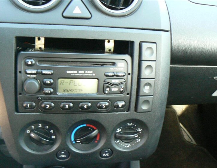 Ford Fiesta Hatchback 1,3 l 44 kw