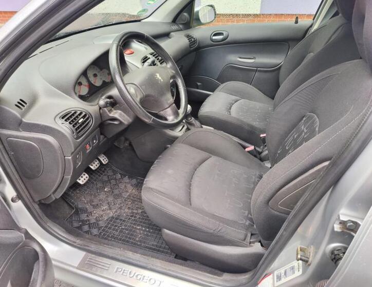 Peugeot 206 10