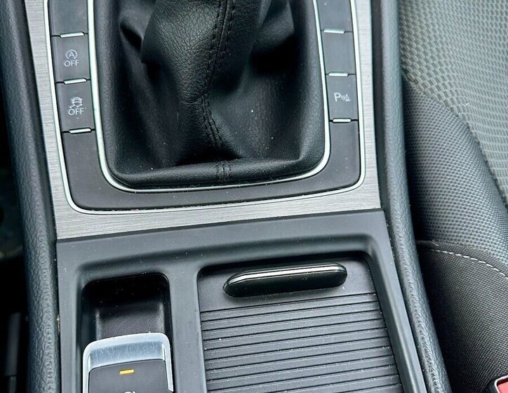 Volkswagen Golf Kombi 1,6 l 77 kw