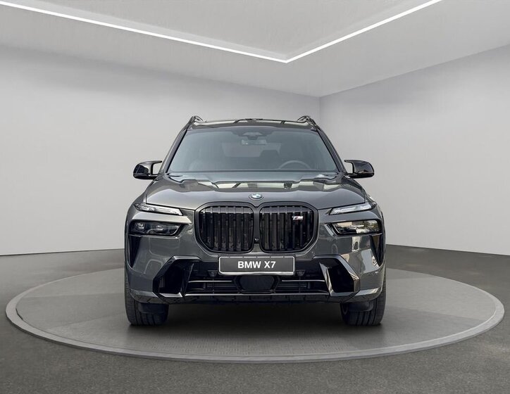 BMW X7 SUV / Terénní 4,4 l 390 kw