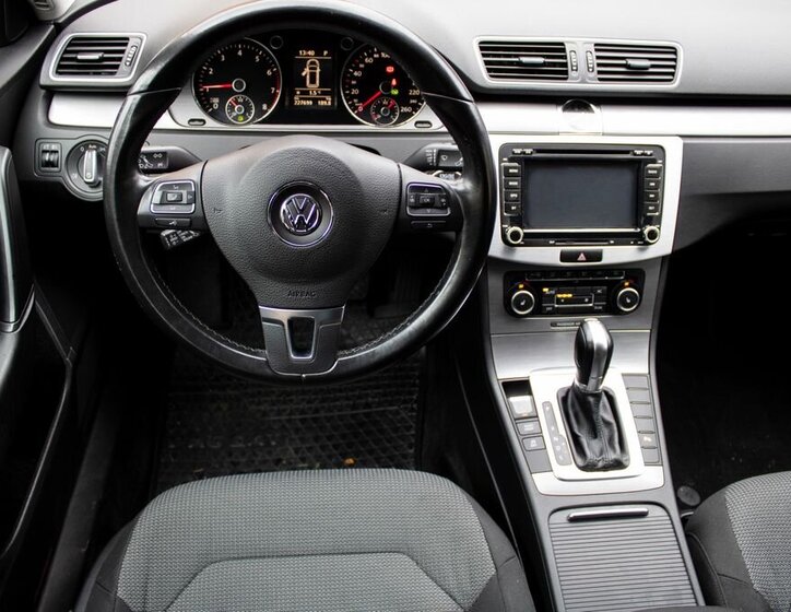 Volkswagen Passat 10