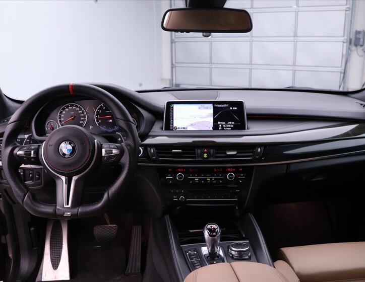 BMW X5 SUV / Terénní 4,4 l 423 kw