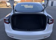Tesla Model 3 Sedan / Limuzína 0,0 208 kw