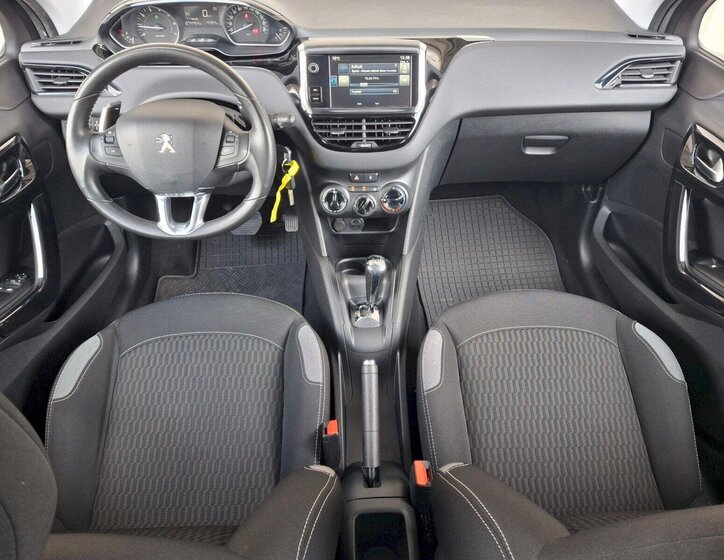 Peugeot 208 Hatchback 1,2 l 60 kw