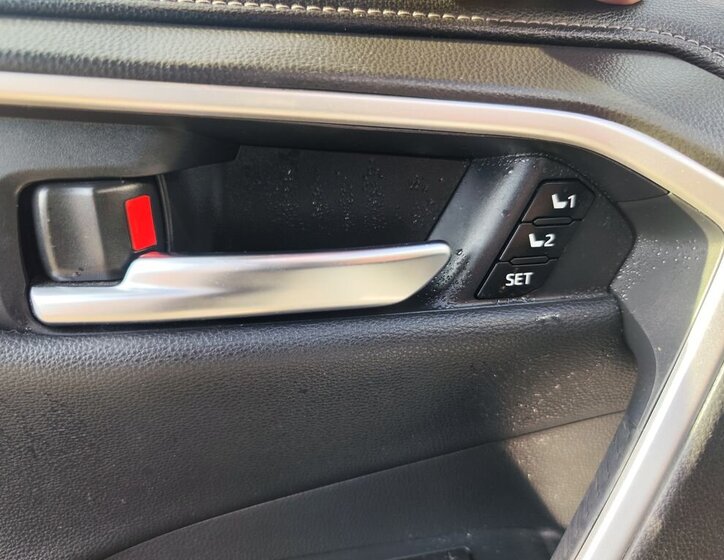 Toyota RAV4 SUV / Terénní 2,5 l 163 kw