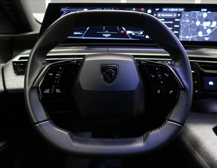 Peugeot 3008 SUV / Terénní 1,2 l 100 kw