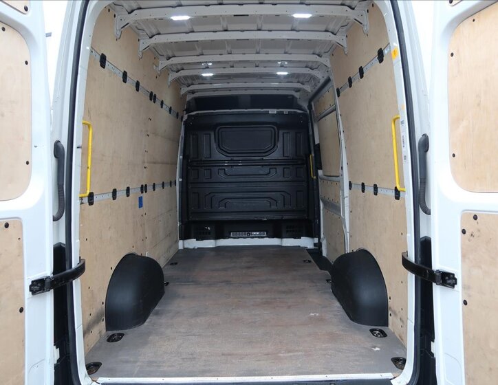 Volkswagen Crafter Skříň 2,0 l 103 kw