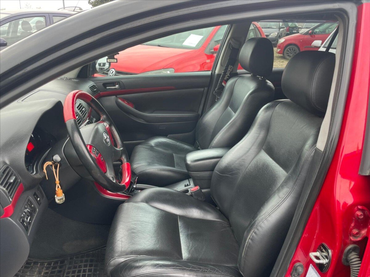 Toyota Avensis Kombi 2,0 l 93 kw