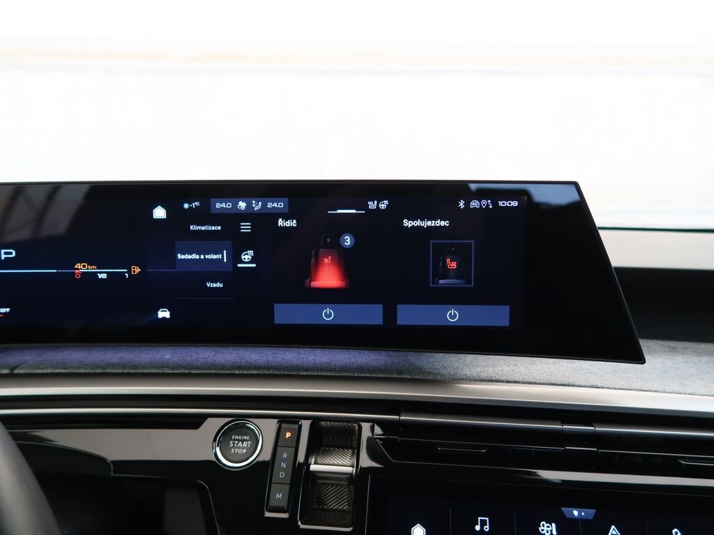 Peugeot 5008 SUV 1,2 l 100 kw