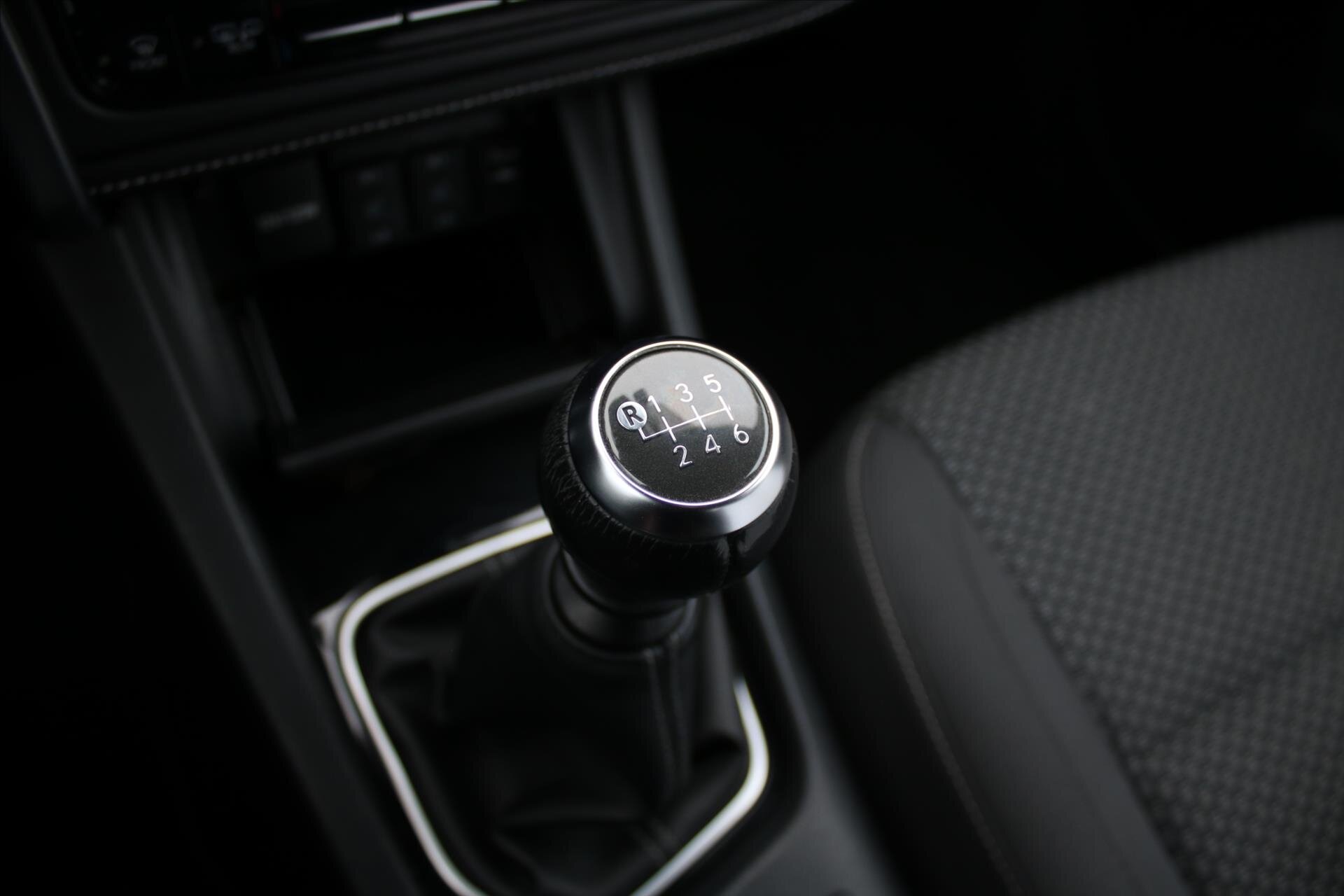 Toyota Corolla Sedan 1,6 l 97 kw