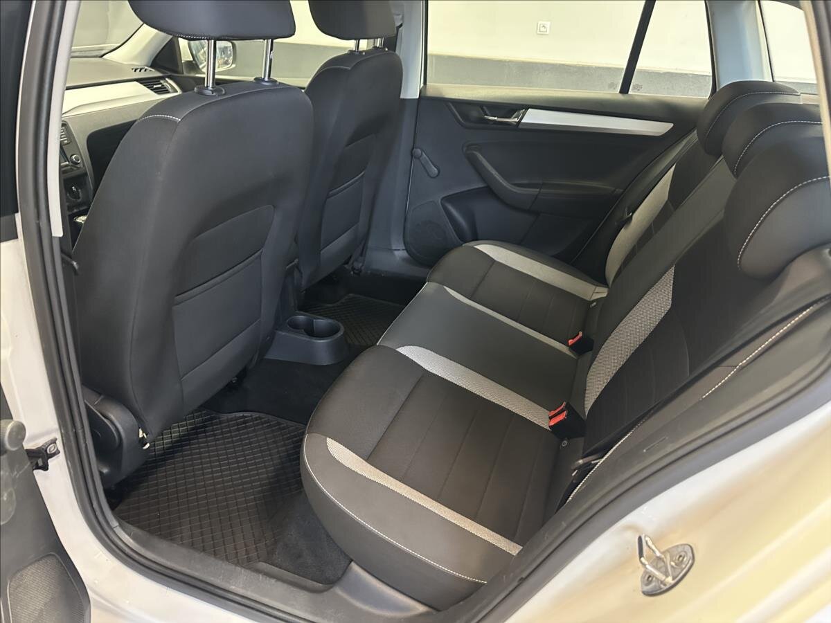 Škoda Rapid Hatchback 999,0 81 kw