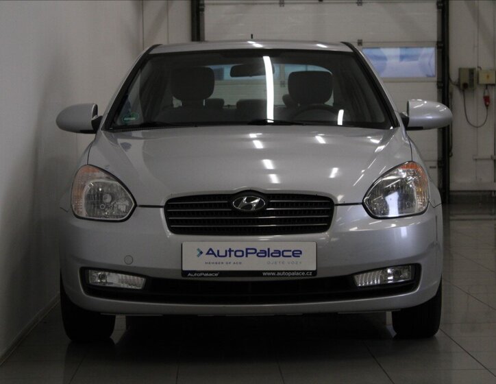 Hyundai Accent 2