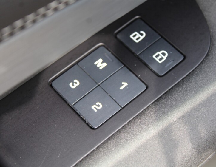 Land Rover Discovery 37