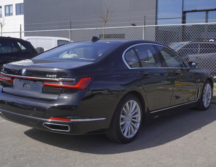 BMW Řada 7 9
