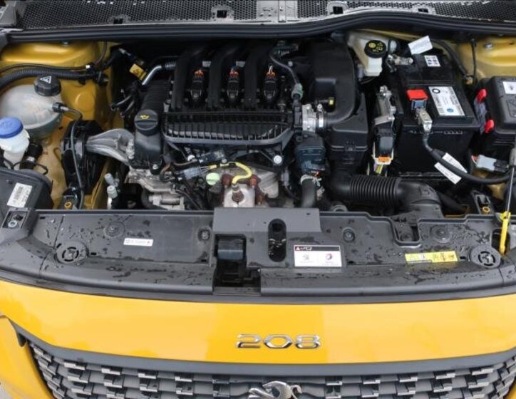 Peugeot 208 Hatchback 1,2 l 55 kw