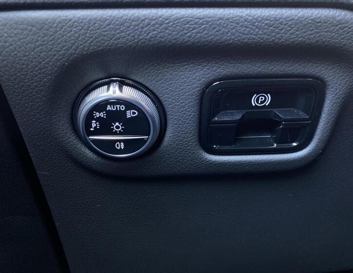 Mercedes-Benz EQE 17