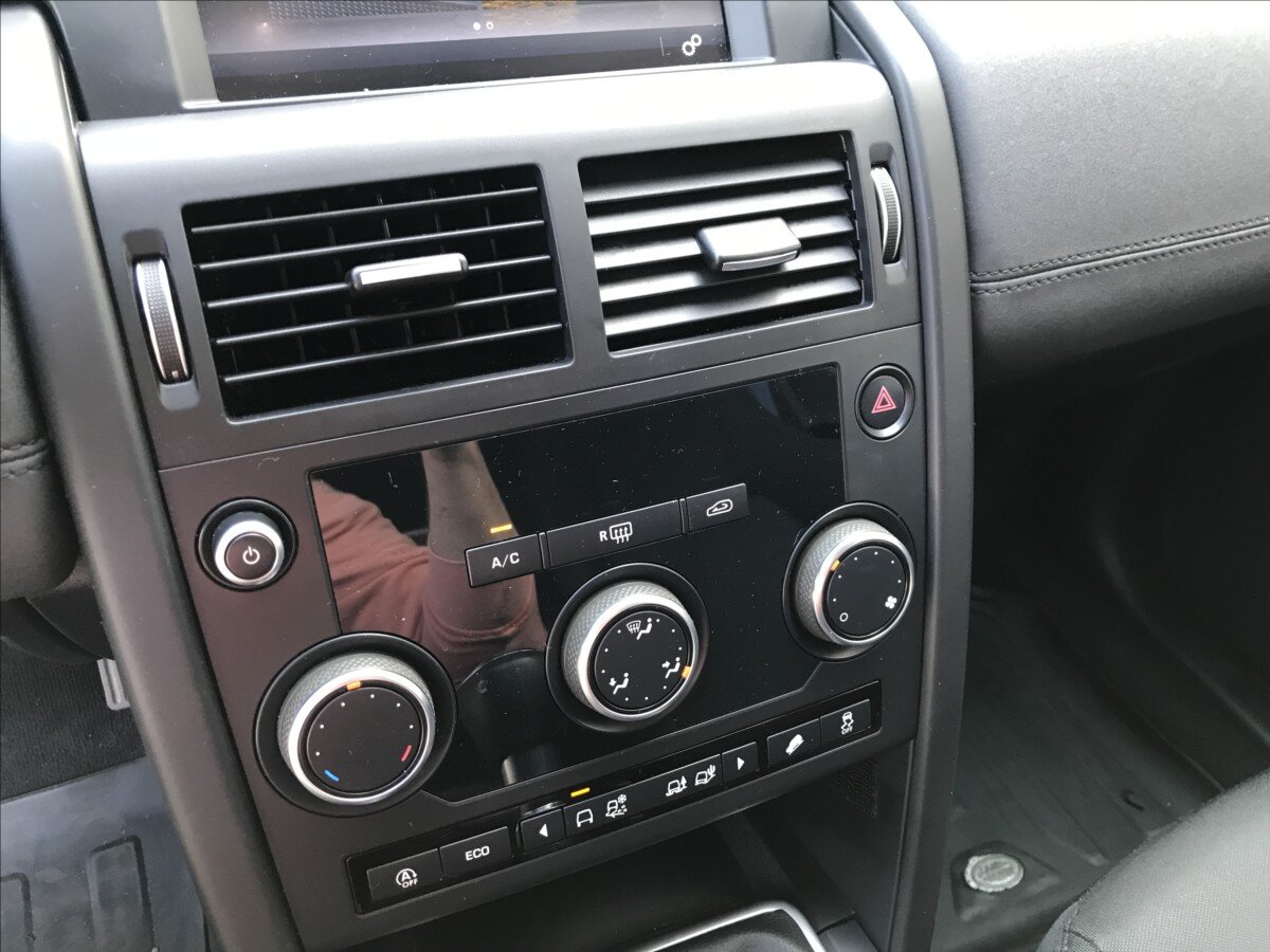 Land Rover Discovery Sport SUV / Terénní 2,0 l 110 kw