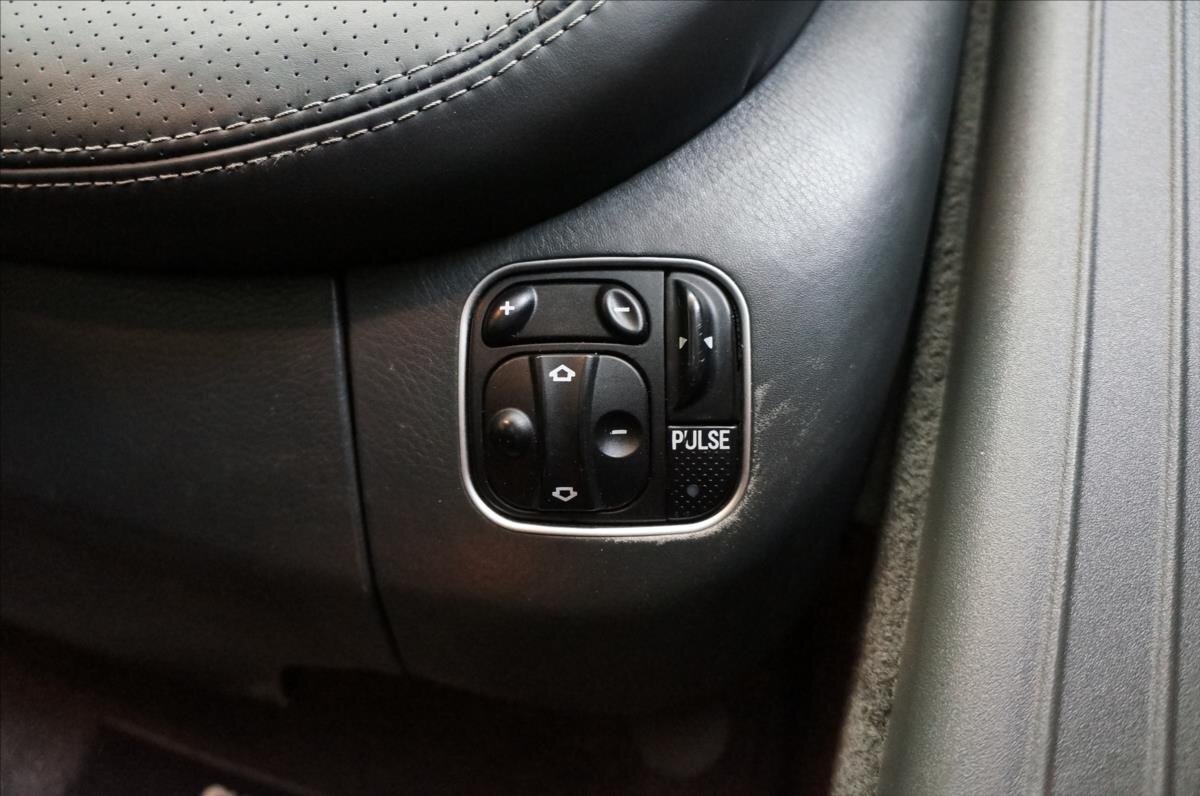 Mercedes-Benz SL Kabriolet 5,5 l 471 kw