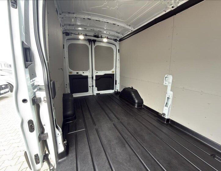 Ford Transit Skříň 2,0 l 96 kw