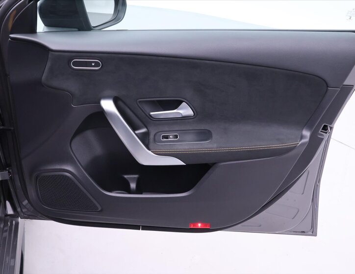 Mercedes-Benz Třídy A Hatchback 2,0 l 310 kw