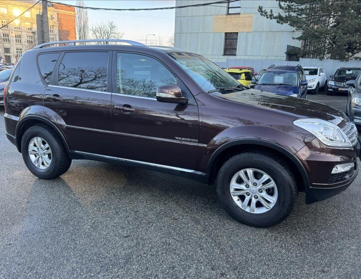 SsangYong Rexton SUV 2,0 l 114 kw
