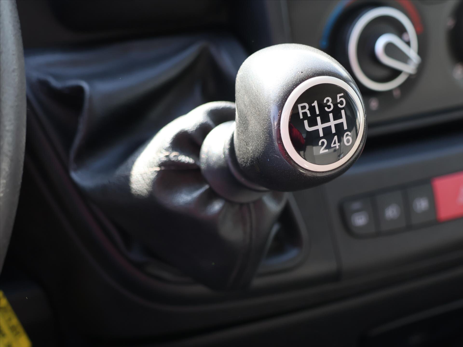 Peugeot Boxer Valník 2,2 l 88 kw